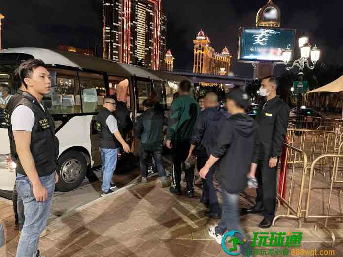 司警局持續反罪惡巡查 行動中截獲7名換錢黨 司警局持續反罪惡巡查 行動中截獲7名換錢黨